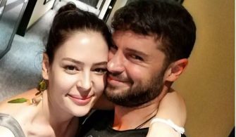 İşte Berk Oktay ve Yıldız Çağrı Atiksoy’un nikah davetiyesi