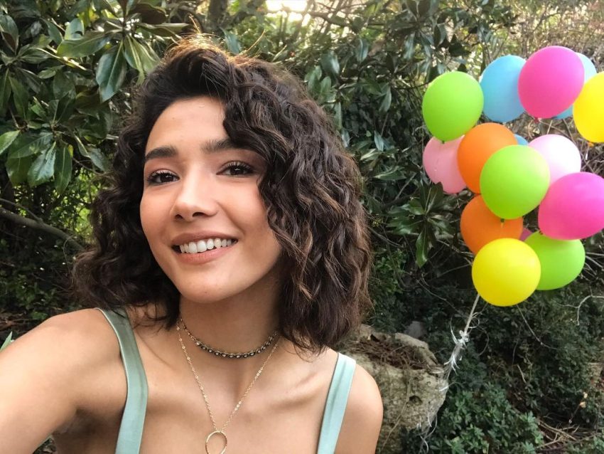 Aybüke Pusat’tan yeni anlaşma