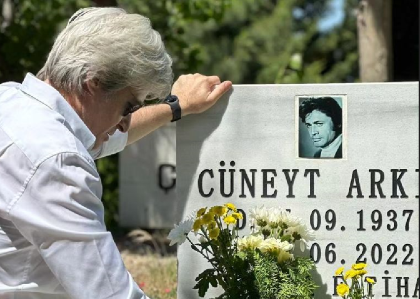 Cüneyt Arkın’ın 1. ölüm yıldönümünde ailesinden duygu dolu sözler