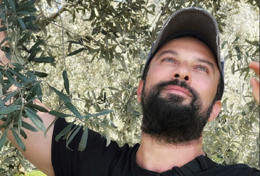 Tarkan’dan Özkan Uğur’a duygusal veda: Çok üzüldüm be çok