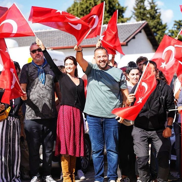 Ata Demirer, Uğur Yücel ve Esra Bilgiç’li dizinin son 2 haftası