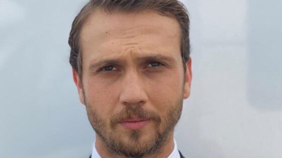 Aras Bulut İynemli’ye Kanal D’nin “İyilik Öğretmeni” dizisinden teklif