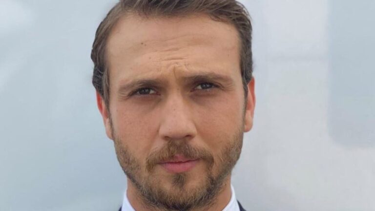 Aras Bulut İynemli’ye Kanal D’nin “İyilik Öğretmeni” dizisinden teklif