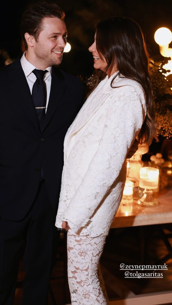 Tolga Sarıtaş ile Zeynep Mayruk nişanlandı, nikah bu yaz