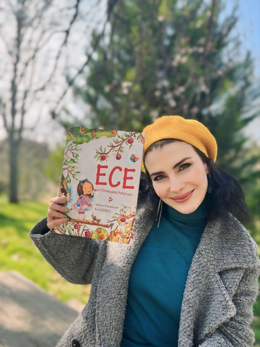 Ece Özdikici hem yeni oyunu hem de kitabıyla iki koldan geliyor