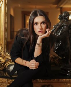 yüsra geyik
