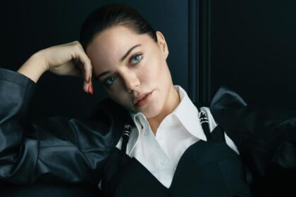 “Öngörü” filminin setine bugün çıkan Hilal Altınbilek reklam anlaşmasını yeniledi