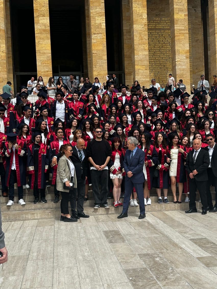 Aşık Shakespeare oyunuyla Ankara’ya giden Uraz Kaygılaroğlu Anıtkabir’de