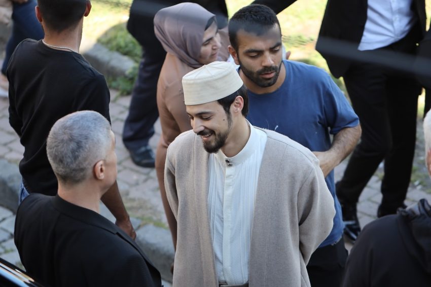 Kızıl Goncalar’ın Levent’i Özcan Deniz, Mert Yazıcıoğlu’nu övdü: Helal sana arslanım