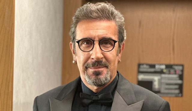 cem özer