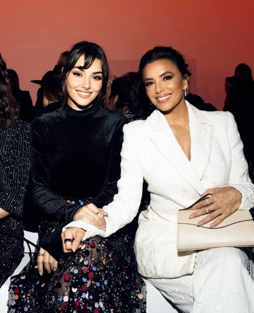 Hande Erçel ile Eva Longoria Paris’te defilede buluştu