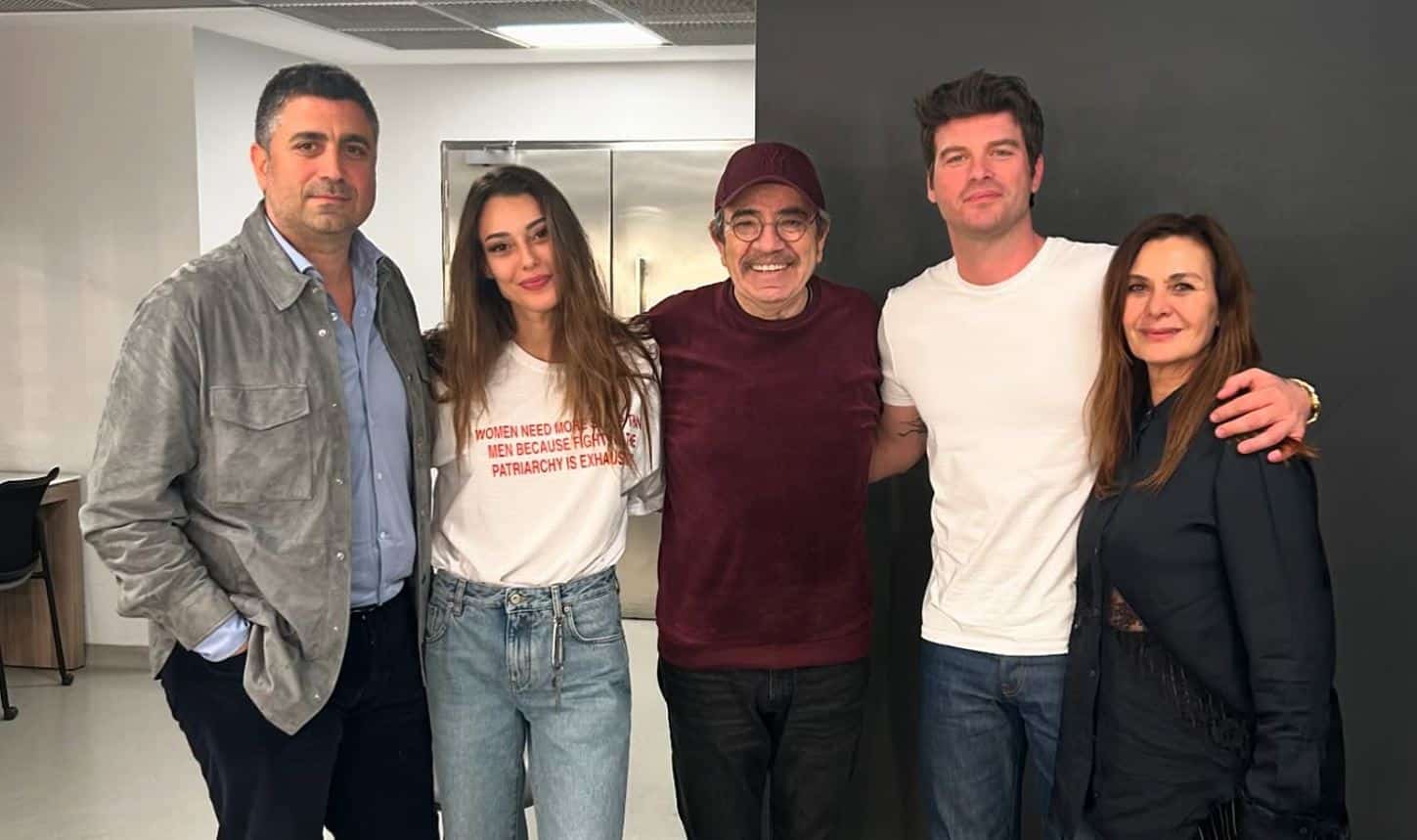 Kıvanç Tatlıtuğ ve Hatice Aslan “Amadeus” oyununu izledi