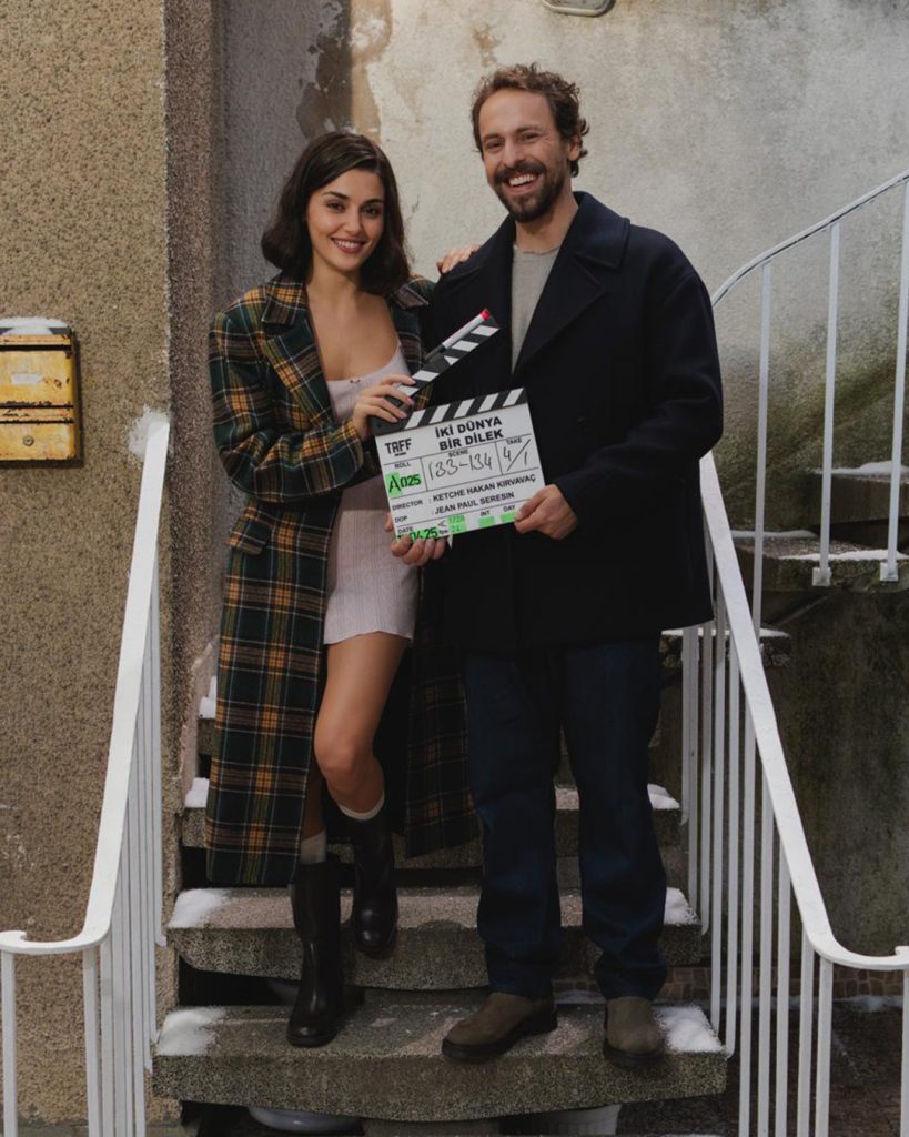 Hande Erçel’in hikâyesini yazdığı “İki Dünya Bir Dilek” filminden ilk kareler