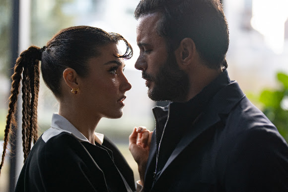Hande Erçel ve Barış Arduç’lu Aşkı Hatırla’nın ilk tanıtımı yayınlandı