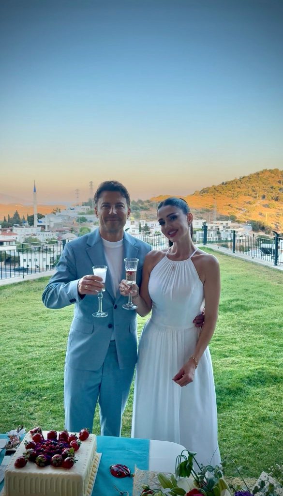 Tolga Güleç ile Öykü Cengiz nişanlandı