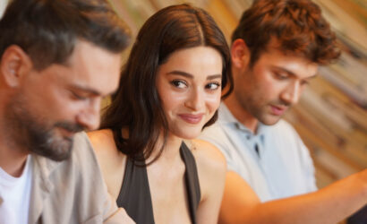 Aynadaki Yabancı (1)