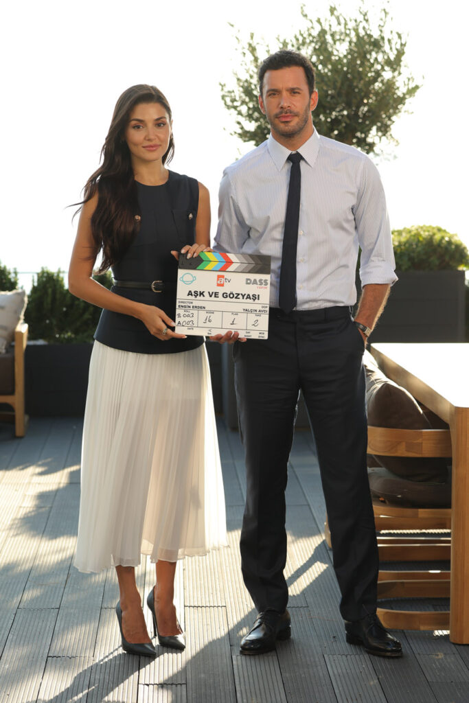 Hande Erçel ve Barış Arduç “Aşk ve Gözyaşı”nın setinden ilk kareler