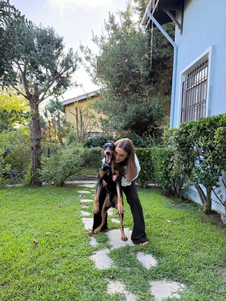 Rabia Soytürk şiddet mağduru köpeği sahiplendi