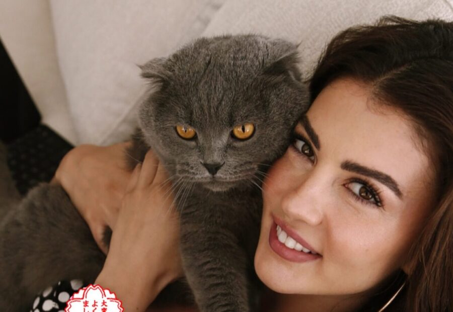 Burcu Özberk “Anne Yarısı” dizisinin başrol oyuncusu oldu