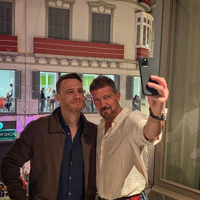 Kerem Bürsin, Antonio Banderas’ın 65. yaş günü partisine katılacak