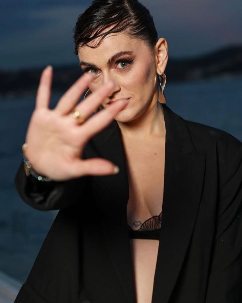 Senarist Merve Göntem’in gözaltına alınmasın Senarist Bir’den tepki