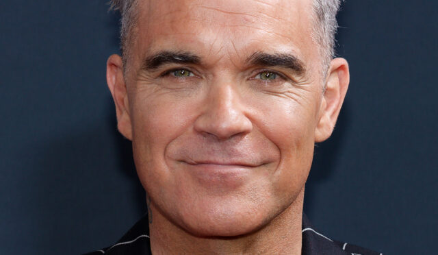 Robbie_Williams_at_the_2024_Toronto_International_Film_Festival_(cropped)-1