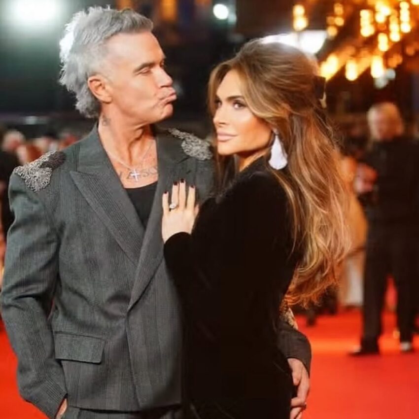 Robbie Williams’a İstanbul konserinde eşi Ayda Field de eşlik edecek