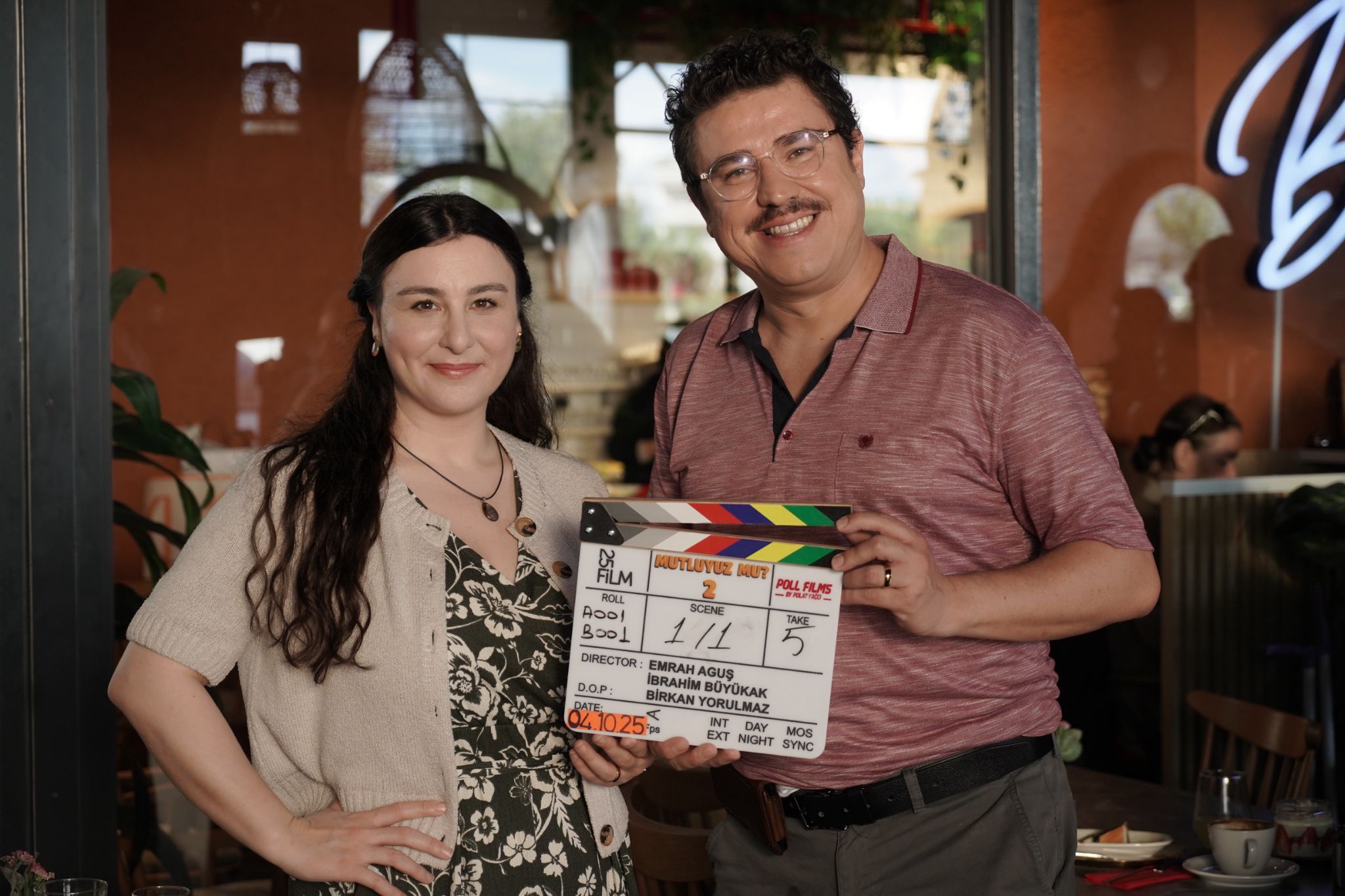 İbrahim Büyükak ve Yasemin Sakallıoğlu’lu “Mutluyuz 2” filmi sete çıktı