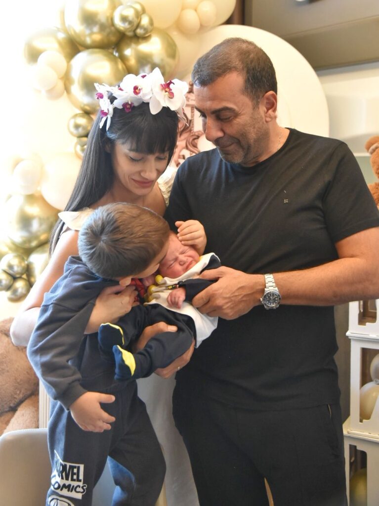 Emre Karayel ve Gizem Demirci çifti ikinci bebeklerine kavuştu
