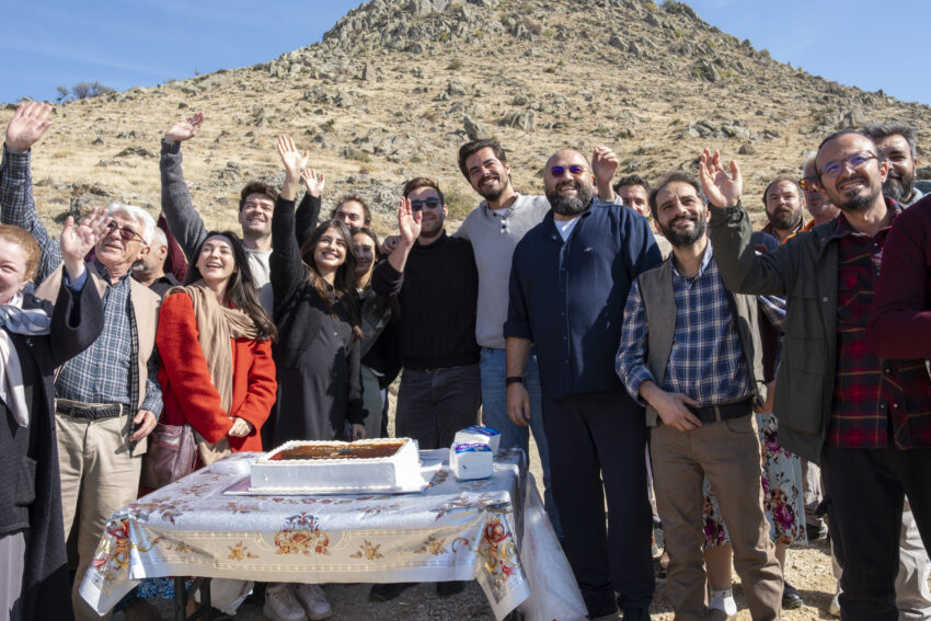 Gönül Dağı dizisinin 6 yaşına sette pastalı kutlama