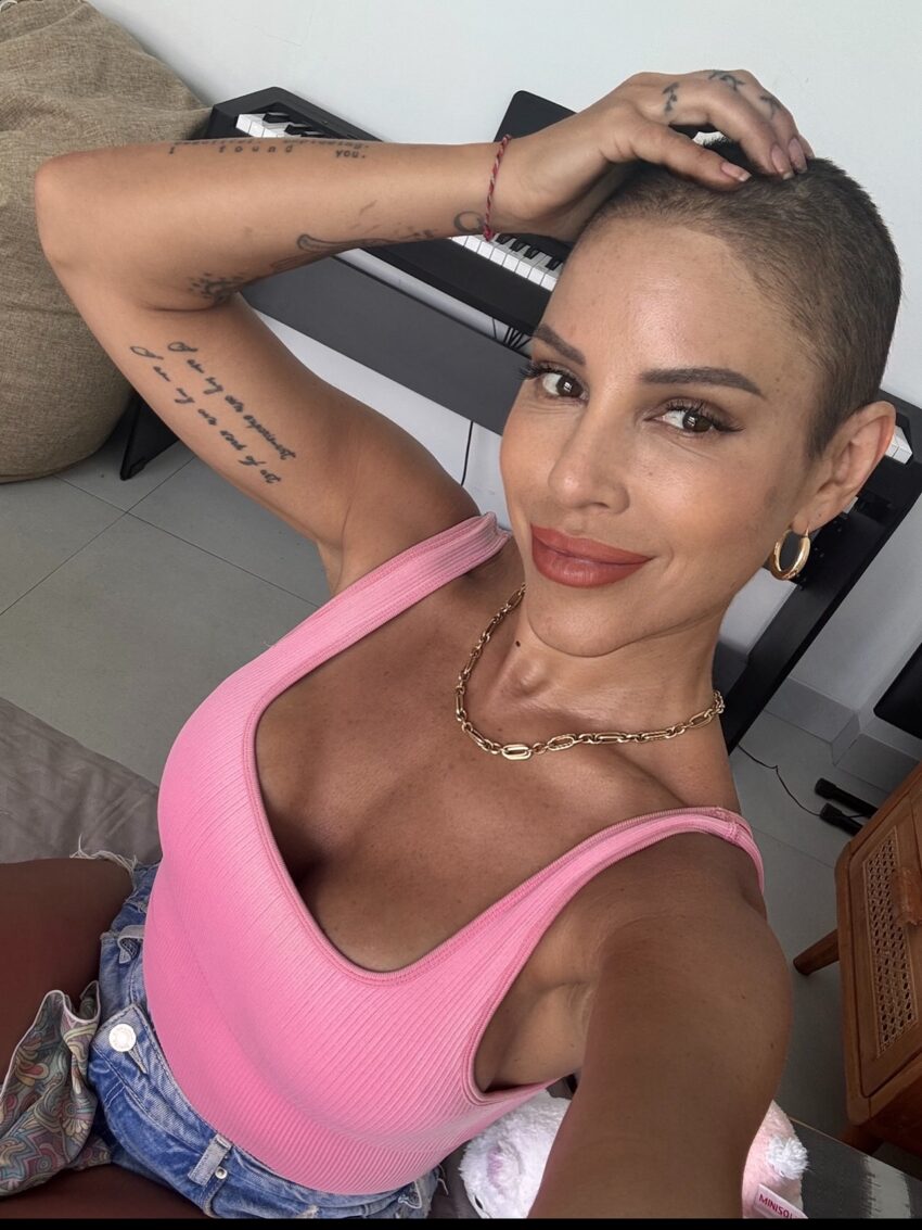 Ünlü oyuncu Irmak Ünal 10 aydır meme kanseri tedavisi gördüğünü açıkladı