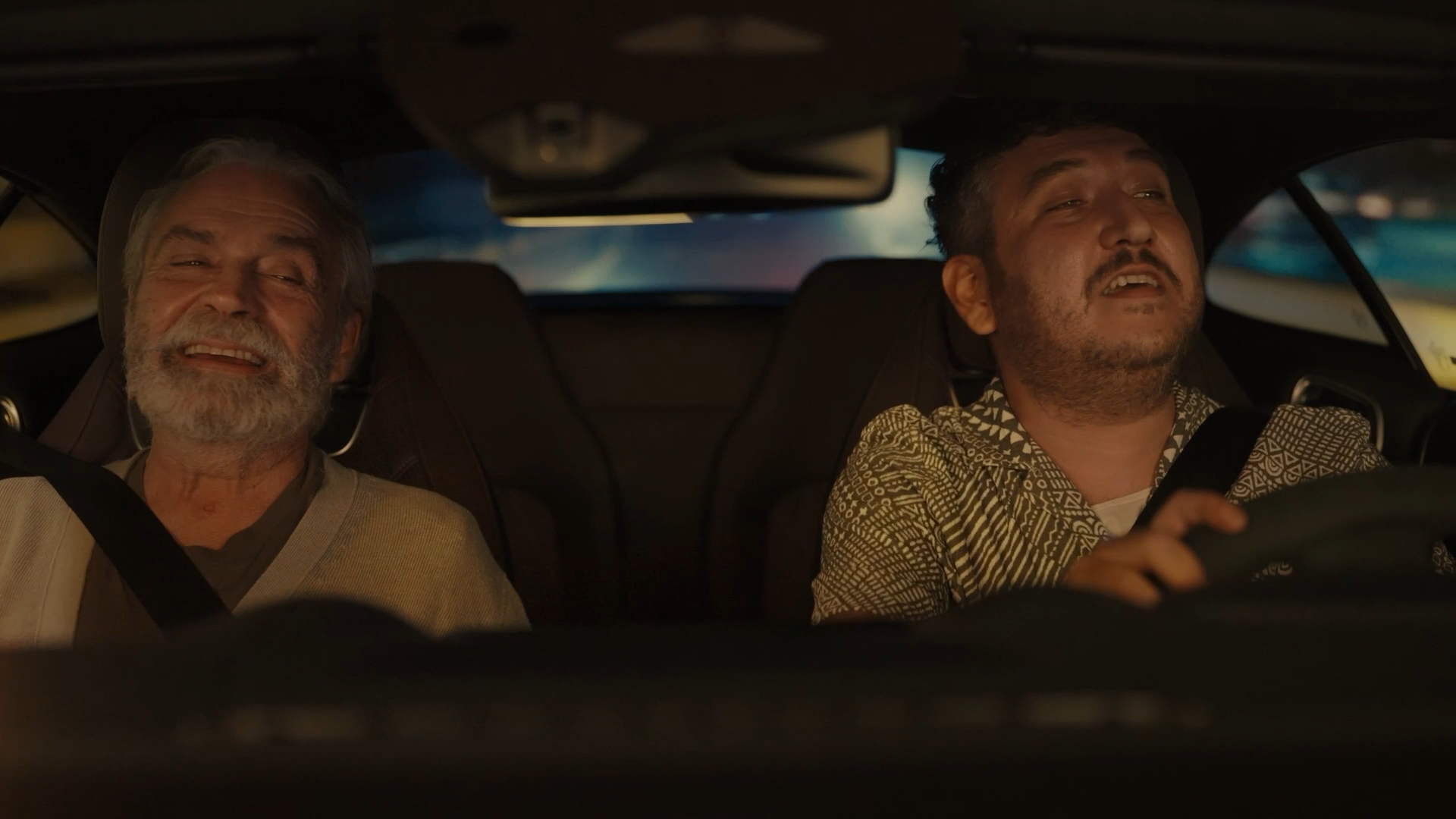 Haluk Bilginer ve Feyyaz Yiğit’i buluşturan Yan Yana’ya özel klip   