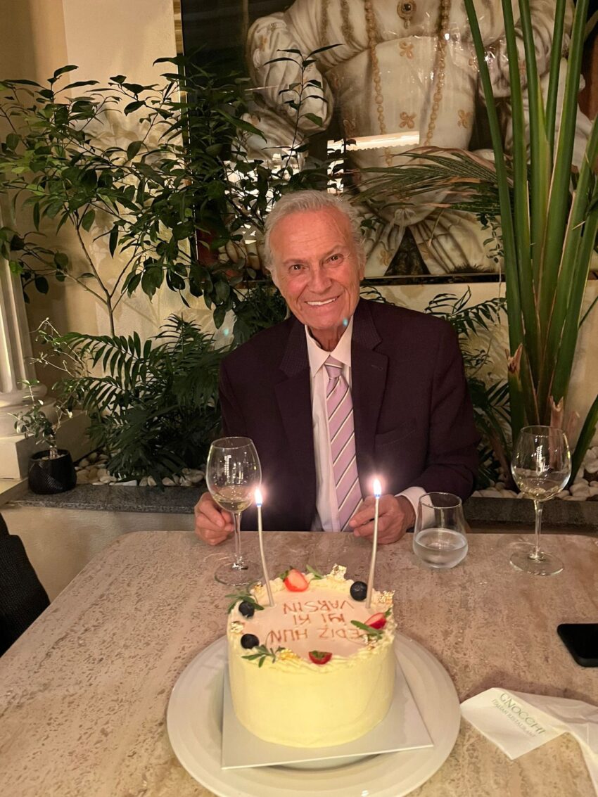 Ediz Hun 85. yaş gününü kutladı