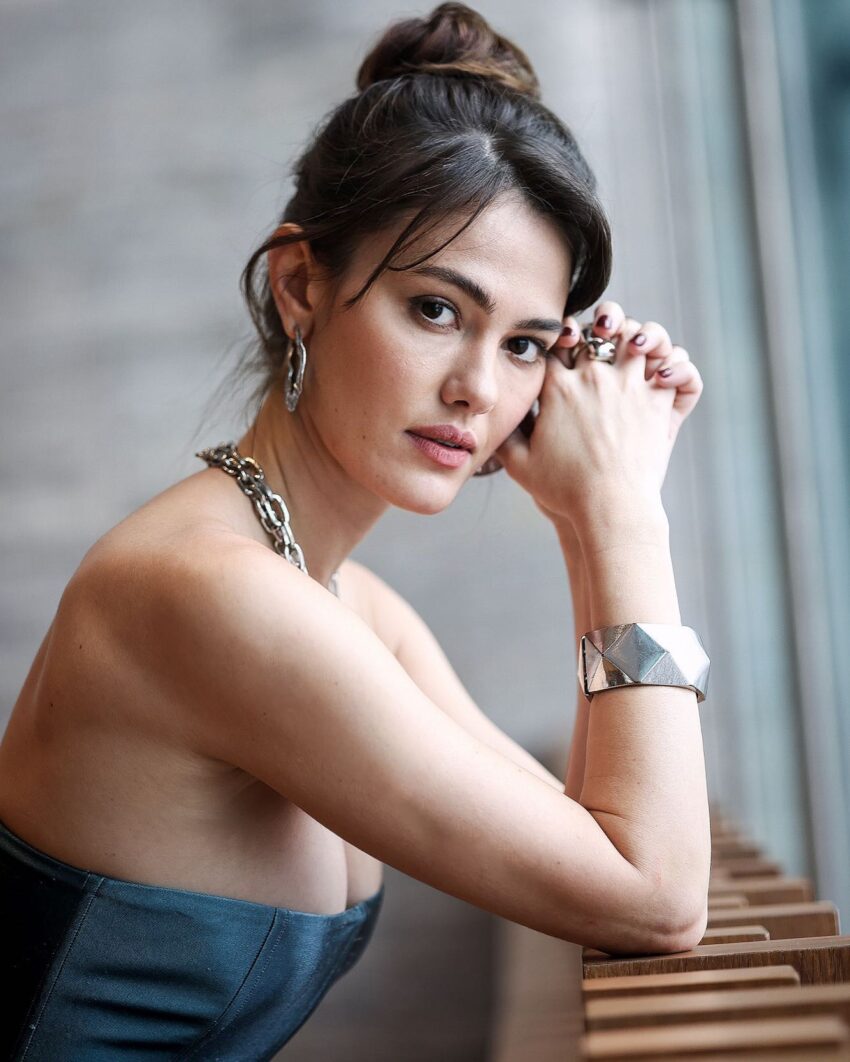 Gülper Özdemir “Cennetin Çocukları”nın Ahsen öğretmeni oldu