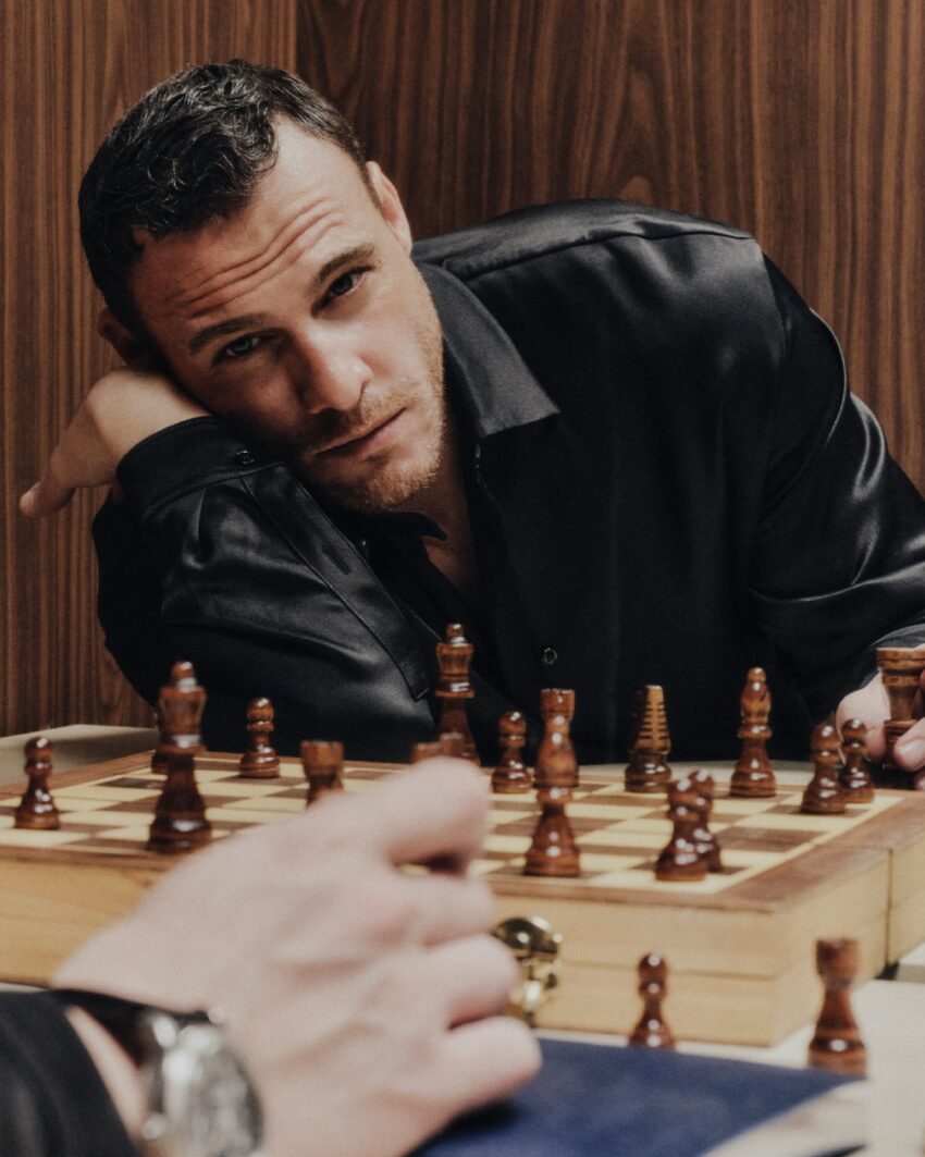 Kerem Bürsin’e Dubai’de Onur Ödülü