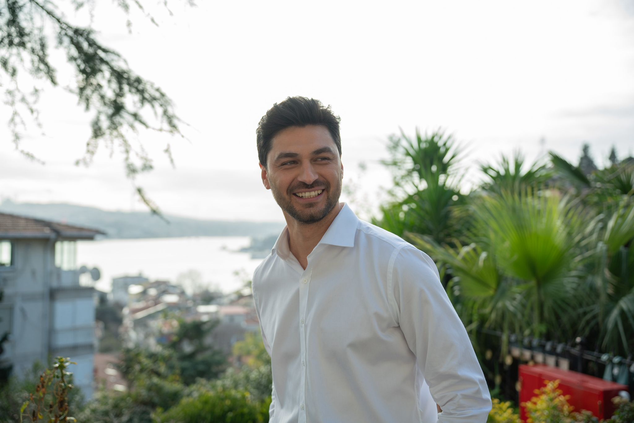 Kızılcık Şerbeti’nin yeni Fatih’i Emre Dinler’in setten ilk kareleri