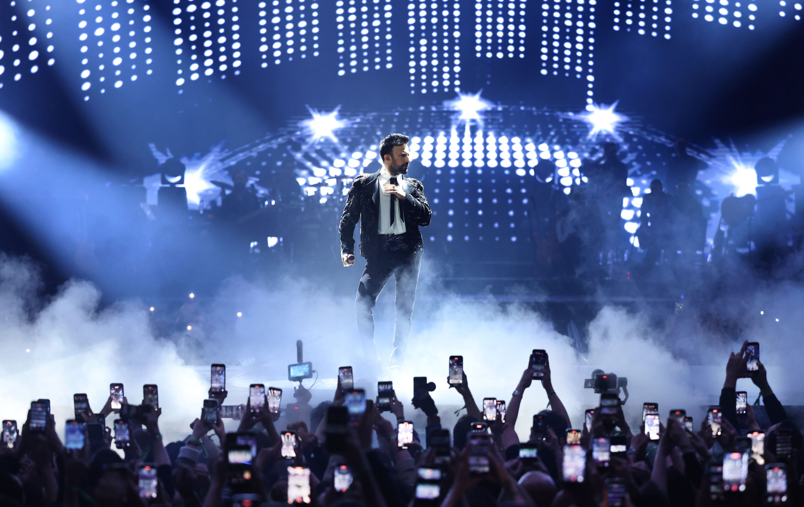 İstanbul’da 7 konser verecek olan Tarkan’dan muhteşem açılış