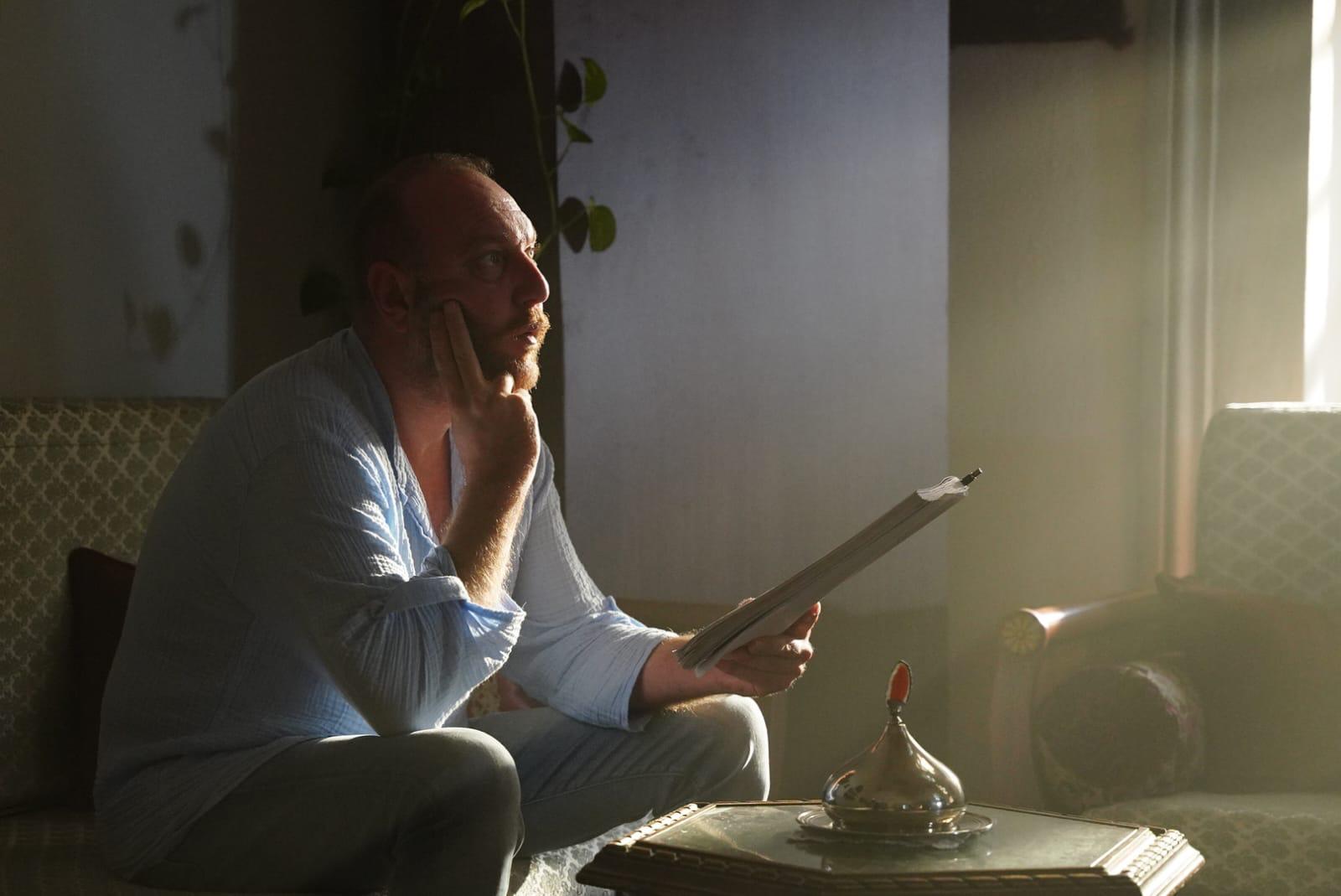Emre Kabakuşak’la el sıkışan Pastel Film’den “Daha On Yedi” dizisi geliyor