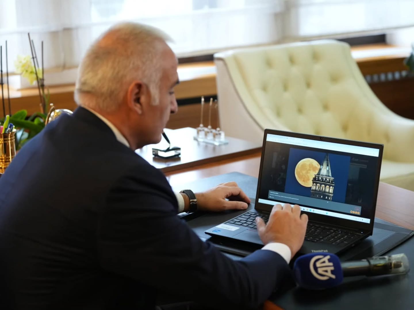 Bakanlıktan 3 kıta ve 10 ülkeye ihraç edilecek dizilere bölüm başı 100 bin dolar destek
