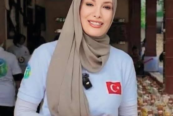 GAMZE ÖZÇELİK (1)