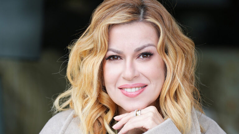 İpek Tuzcuoğlu “Bir Hayat Hikâyesi” dizisinde