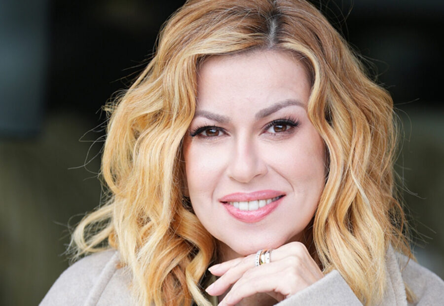 İpek Tuzcuoğlu “Bir Hayat Hikâyesi” dizisinde