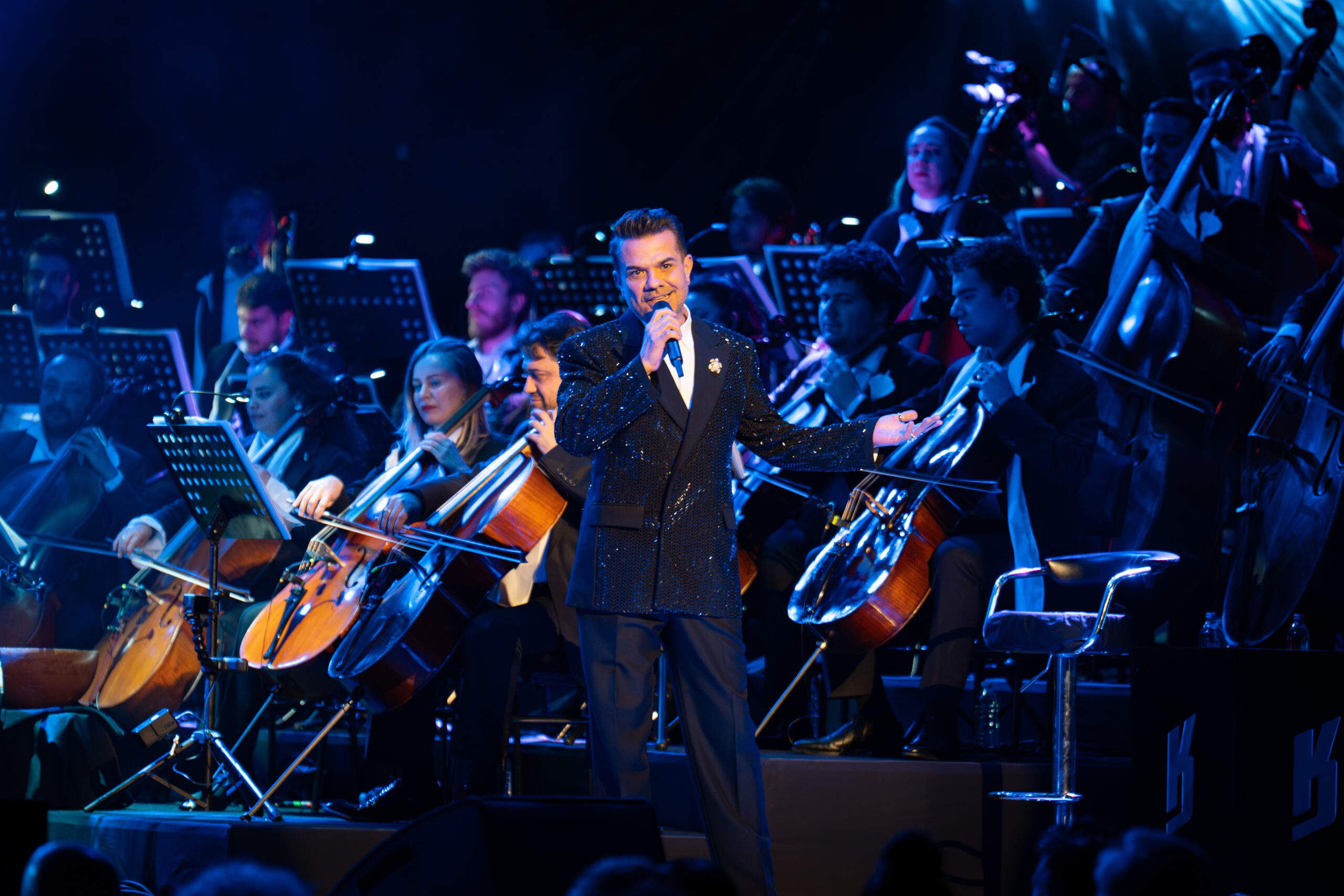 Kenan Doğulu’nun senfonik konseri Symphonity’ye ünlü akını