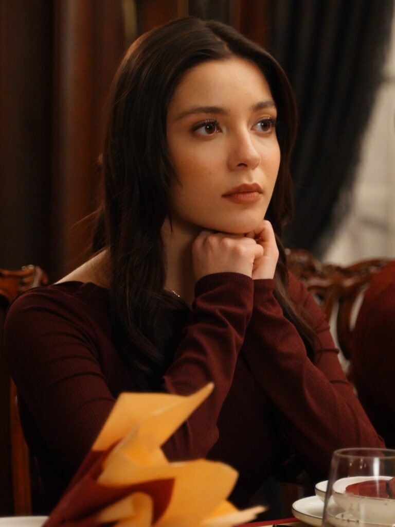 Lara Aslan “Doğa’nın Kanunu” dizisinin Hediye’si oldu
