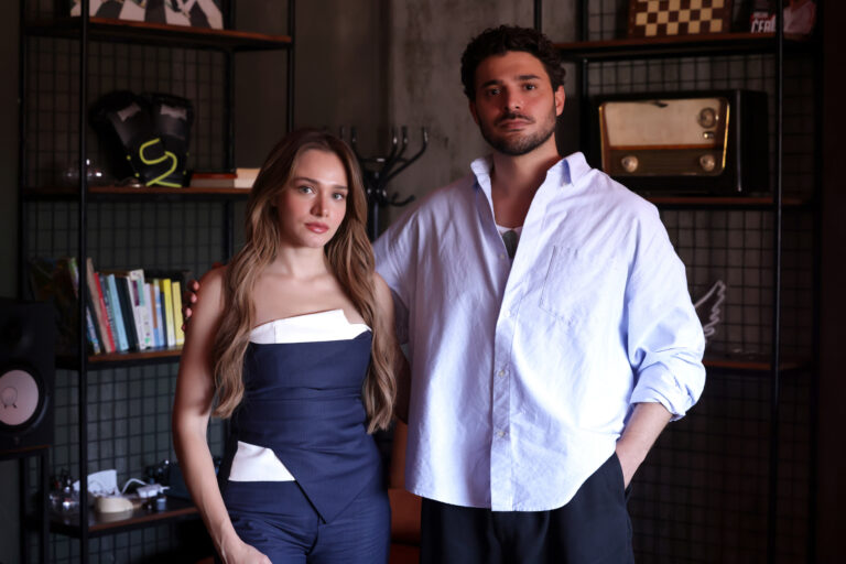 Miray Daner ve Halit Özgür Sarı’lı Alıkara setinden işk kareler