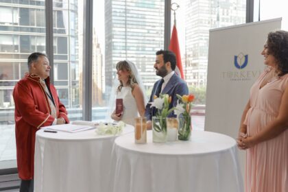 Hasan Can Kaya ve Duygu Karabaş Amerika'da Evlendi