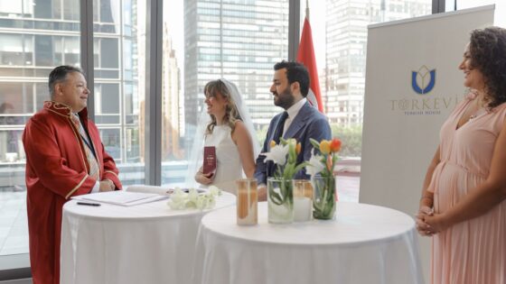 Hasan Can Kaya ve Duygu Karabaş Amerika’da Evlendi