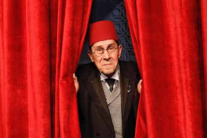 Acı haber geldi... Tiyatronun duayen ustası Zihni Göktay'ı 80 yaşında kaybettik
