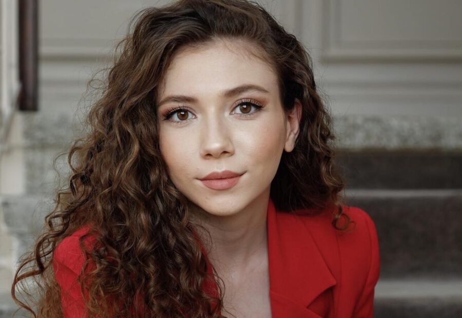 Ece Yüksel “Aşk ve Taht” dizisinde