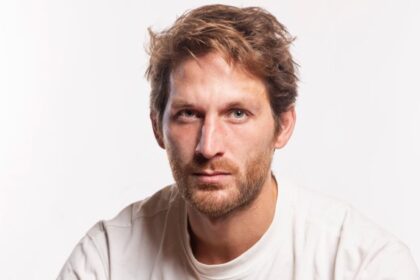 Altuğ Elveriş, Netflix’in Kuveyt yapımı “Chasing Shadows” dizisinde